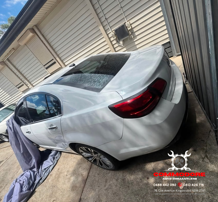 VF001 - VF Holden Calais V Sedan - Bootlid with Holden Badge Heron White #679F