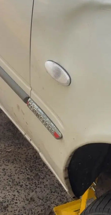 A305 - VR Holden Commodore - Guard Blinkers GENUINE - CLEAR (RH or LH)