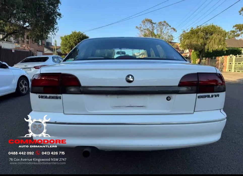 A319 - VR / Holden Commodore Berlina, Auto 208,XXXkms Paint Code #J073 Herron White