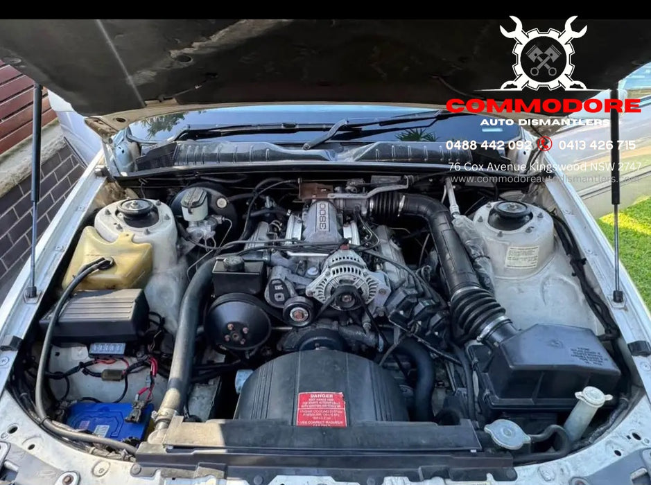 A319 - VR / Holden Commodore Berlina, Auto 208,XXXkms Paint Code #J073 Herron White