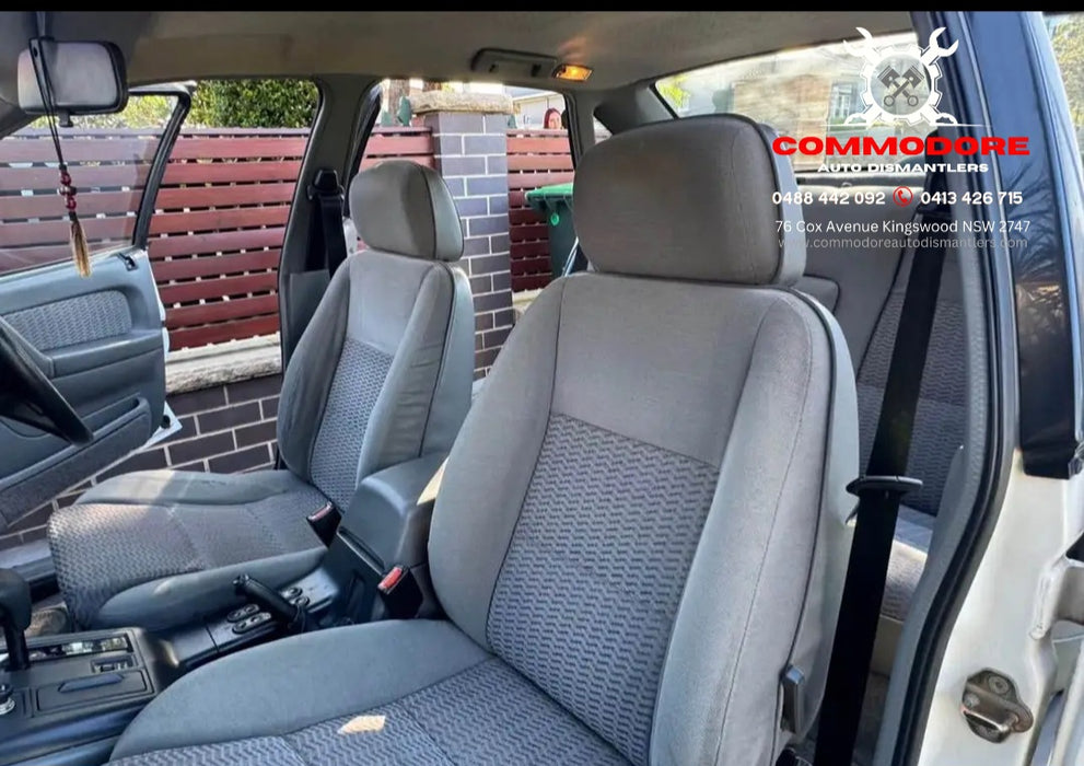 A319 - VR / Holden Commodore Berlina, Auto 208,XXXkms Paint Code #J073 Herron White