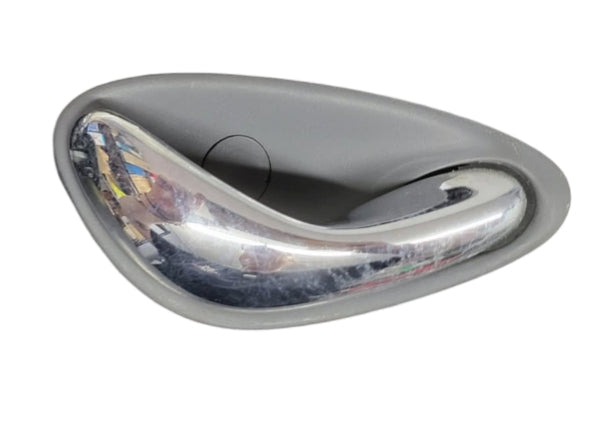 VT/WH/VX/VY/VK/VZ/WL Holden Calais / Statesman - DRIVERS FRONT Internal Door Handle - GREY/CHROME