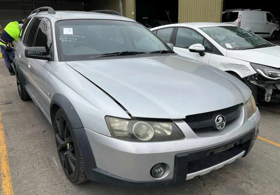 A205 - VZ 12/2004 HOLDEN ADVENTRA WAGON - LS1 V8 Engine