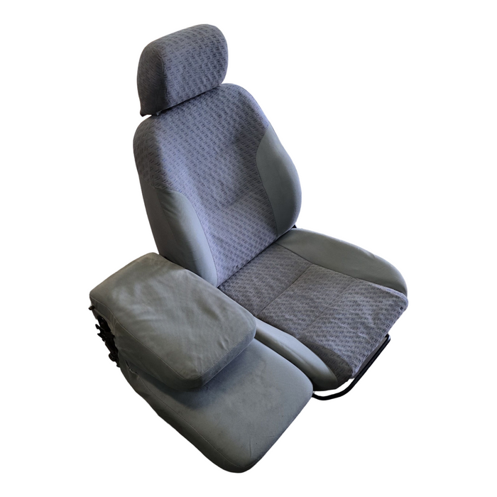A160 - VS UTLITY - Front Seat Passenger's w/ Middle Bench Seat