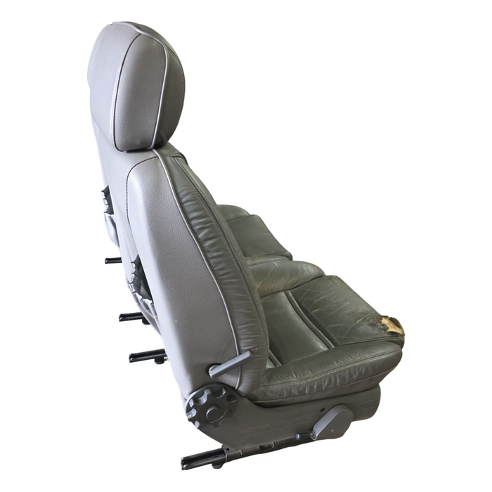 A178 - VR HOLDEN STATESMAN - Front Seat (PAIR)