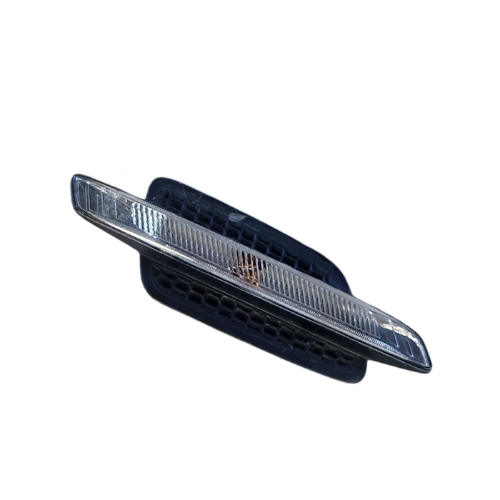 A204 - VE SV6 SERIES II - Driver's Guard Blinker