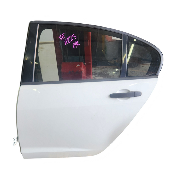 A223 - VE OMEGA SEDAN - Passenger's Rear Door