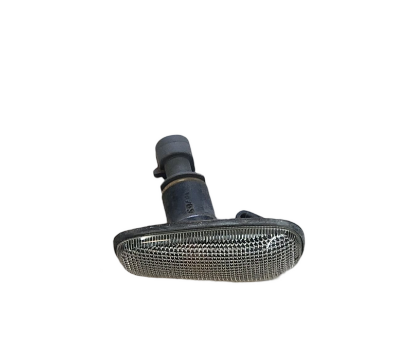 A227 - VY EQUIPE SEDAN - Guard Blinker