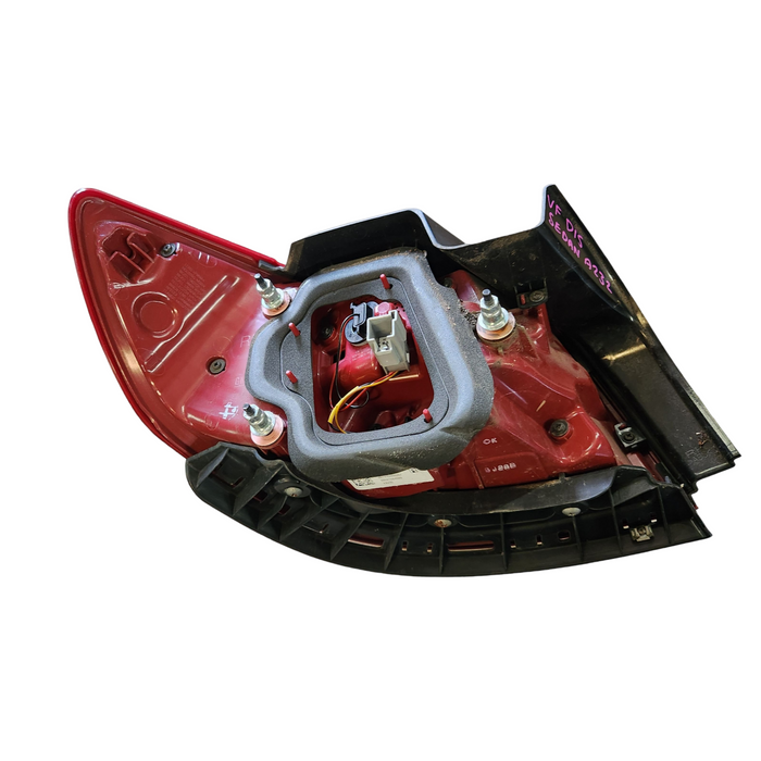 A232 - VF International - Driver's Taillight