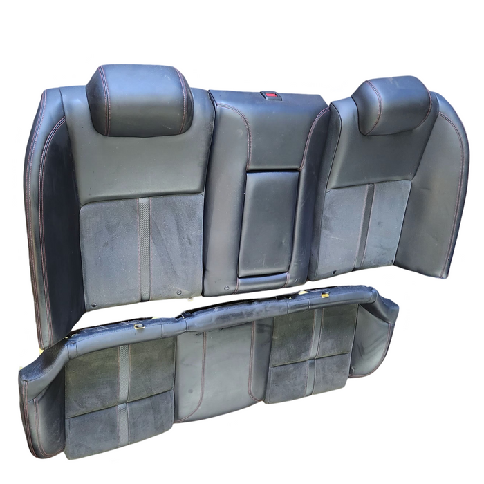 A241 - VF SV6 SEDAN - Rear Seat