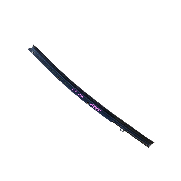 A245 - VY Acclaim WAGON - External B-Pillar Trim Seal - Driver