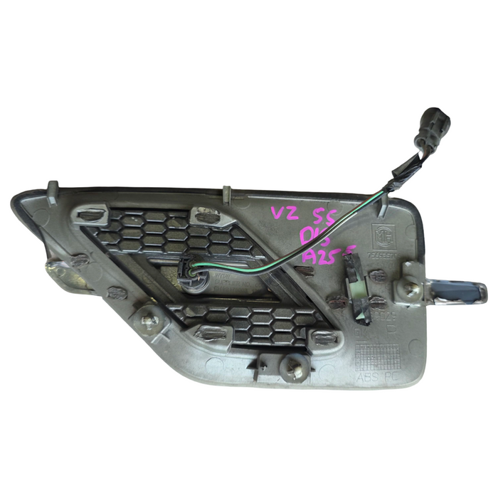 A255 - VZ BERLINA SEDAN - Blinker Passenger's Front Guard