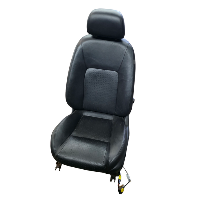 A267 - VE - HOLDEN CALAIS - BLACK LEATHER SEATS - SET OF 2
