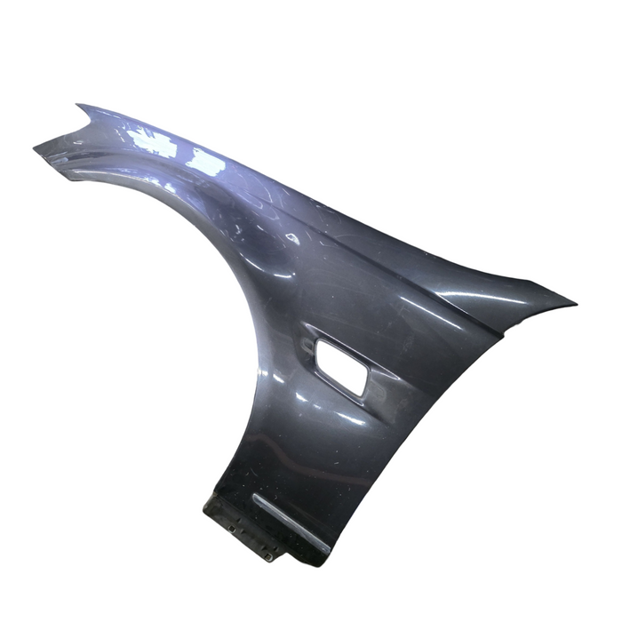 A267 - VE - HOLDEN CALAIS - FRONT GUARD (PASSENGER'S)