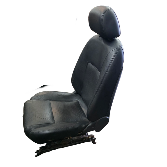 A267 - VE - HOLDEN CALAIS - BLACK LEATHER SEATS - SET OF 2