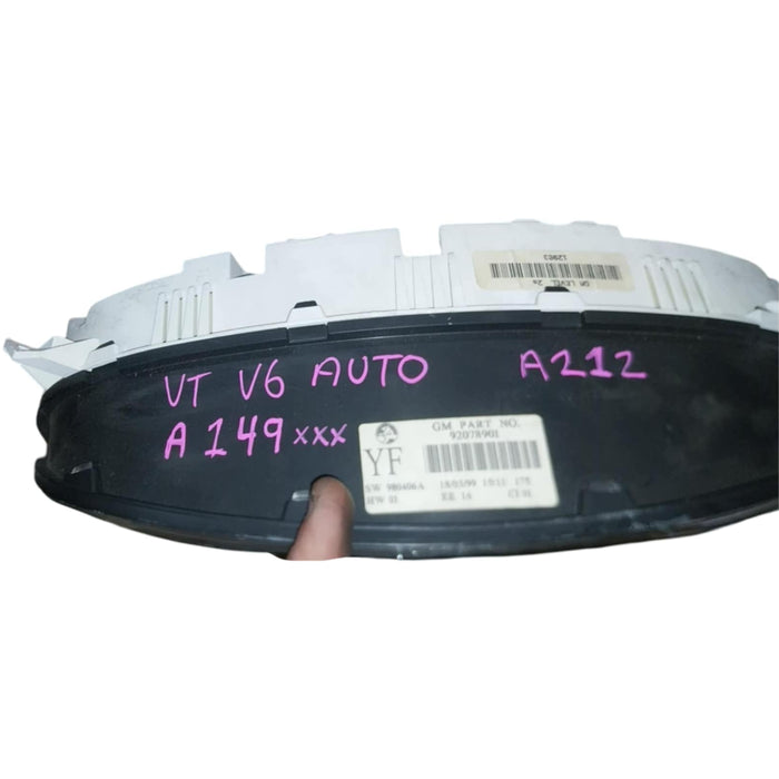 A212 - VT Holden Commodore SI (1999) - Cluster V6 AUTO LN3 - 148, 913kms (YF) P/N: 92078901