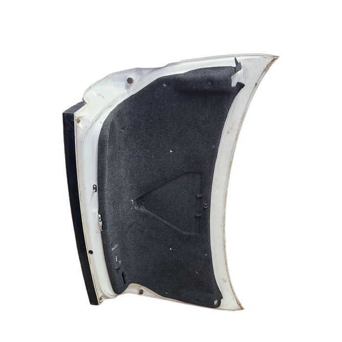 WH STATESMAN - BOOTLID WITH GARNISH - WHITE