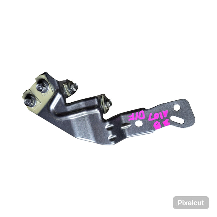 A107 - ZB HOLDEN COMMODORE - Guard Bracket (DRIVER'S FRONT)