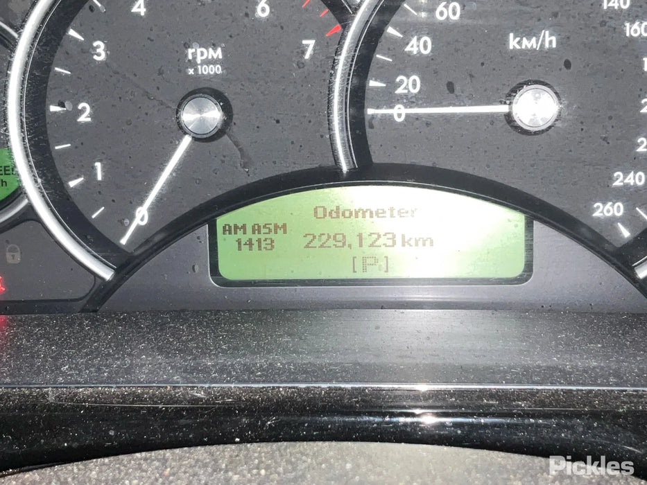 A268 - VZ HOLDEN CALAIS SEDAN - Cluster Level 3 Calais (V6 AUTO)