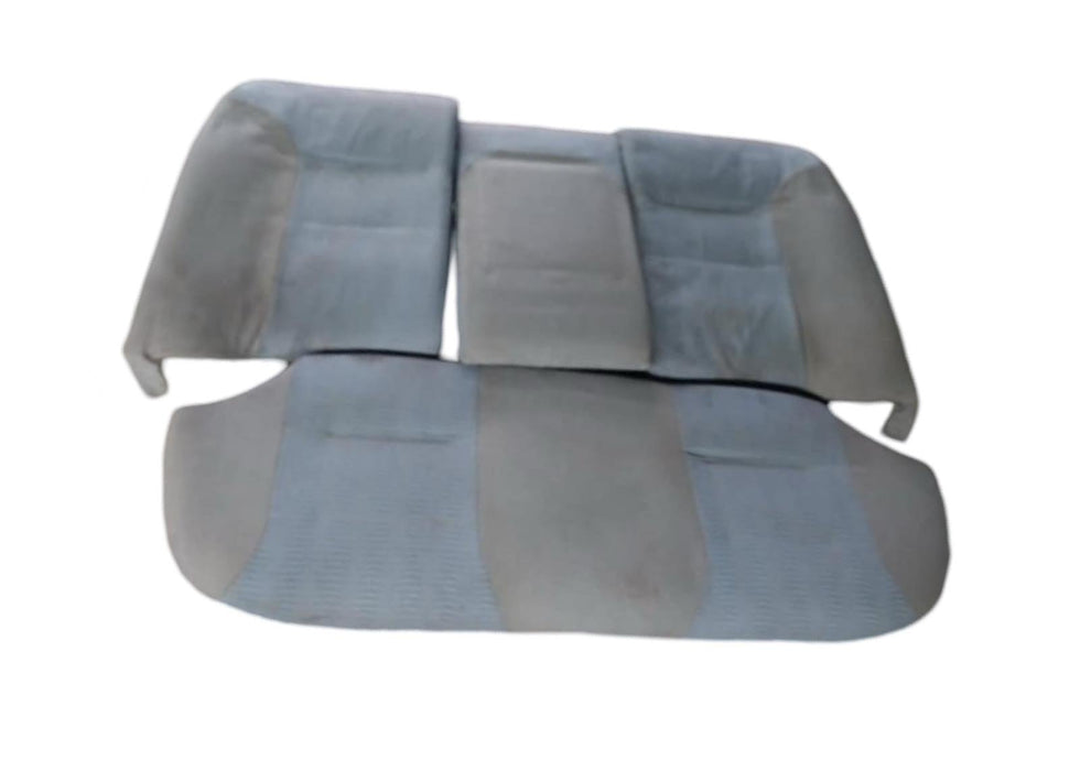 A092 - VR SERIES I Holden Commodore Sedan - Rear Seats