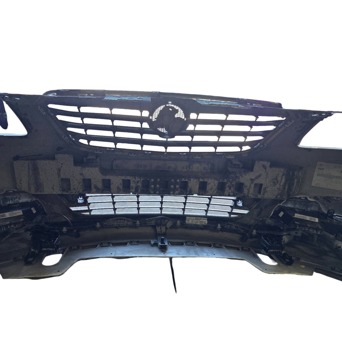 for004- VF Holden Calais  - Complete Front Bar Herron White #679F