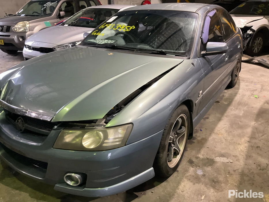 A268 - VZ HOLDEN CALAIS SEDAN - Wiper Arm (PASSENGER'S SIDE)