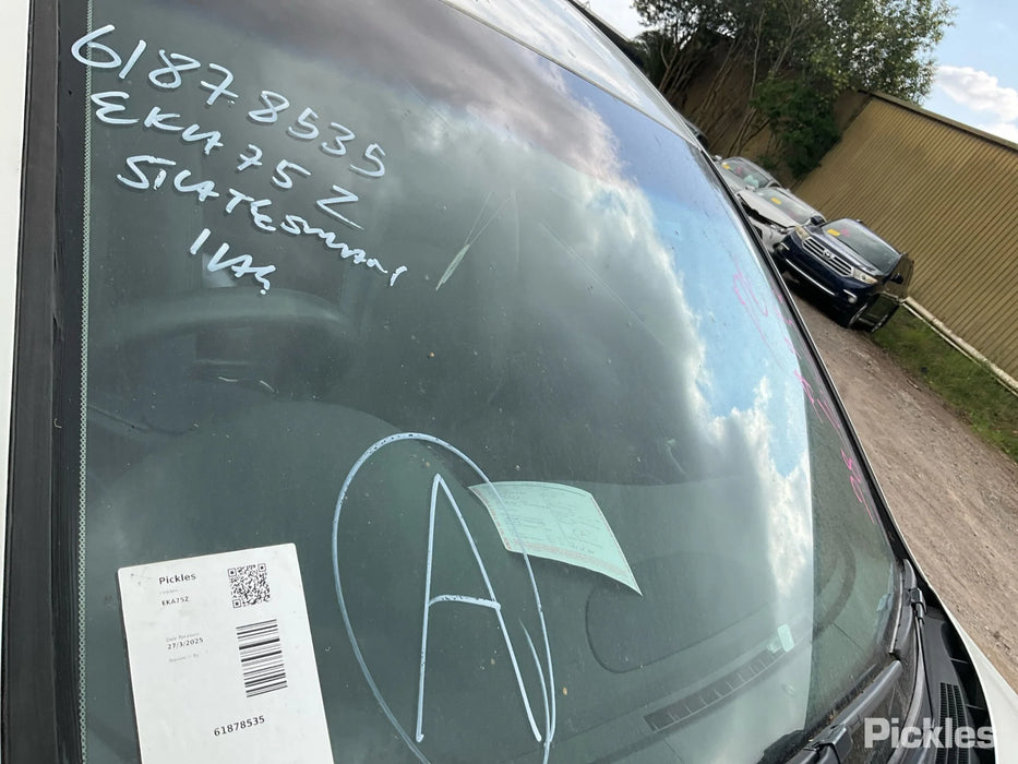 A269 - WM Holden Statesman V6 LY7, Auto M82, 758,XXXkms Heron White #679F