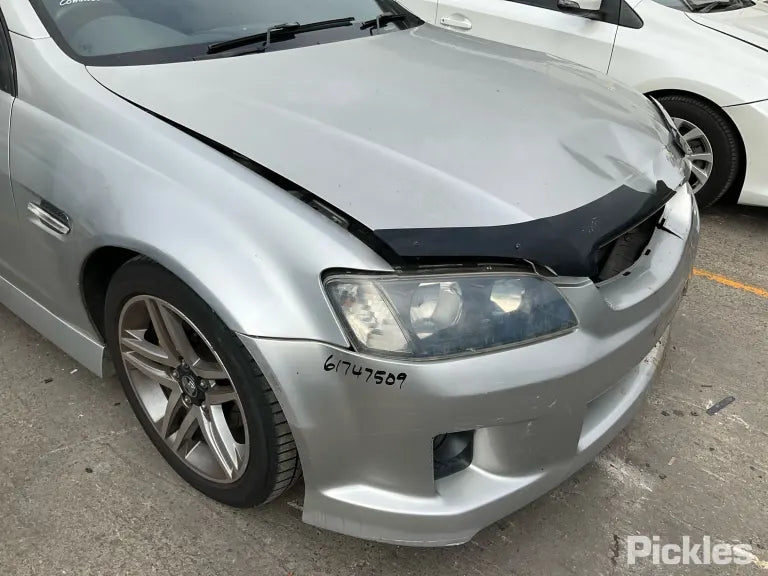 A243 - VE HOLDEN COMMODORE SEDAN - Ignition Barrel, Key, FOB and Key Reader