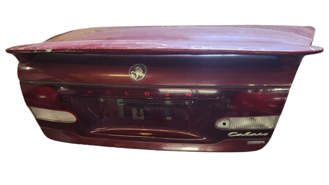 A110 - Vt Holden Calais Sedan - Bootlid Wing - GRANADA RED #F129