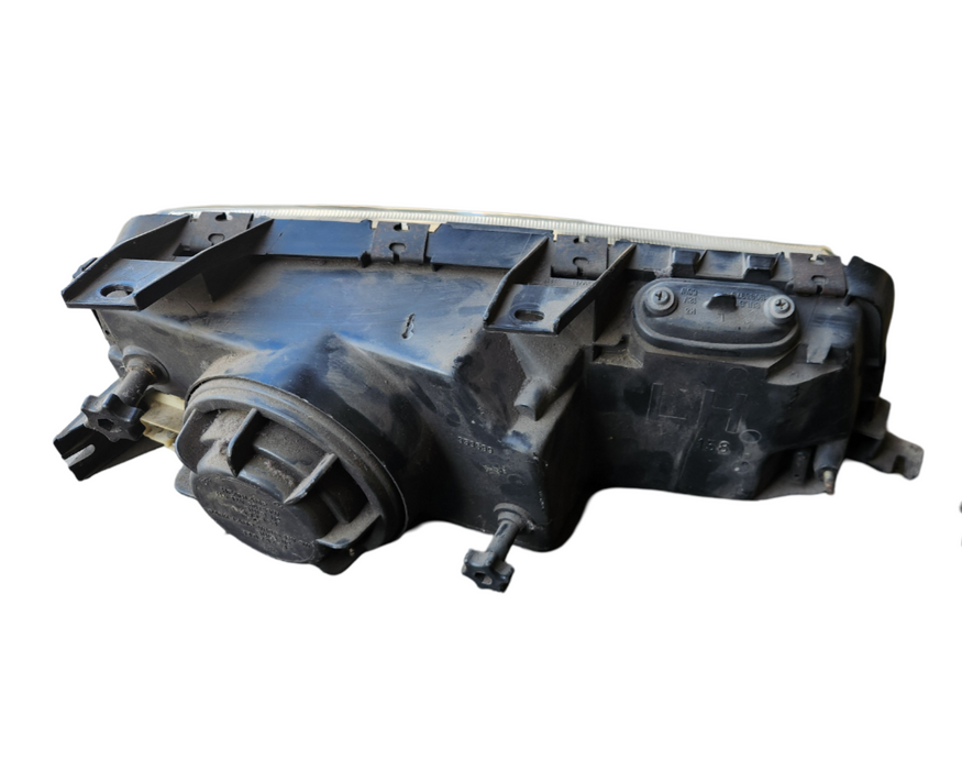 WA005 - VP - Headlight  Passenger's Side