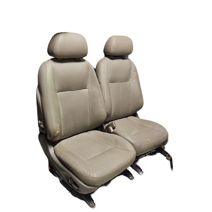 WH - STATESMAN - BEIGE LEATHER FRONT SEATS.