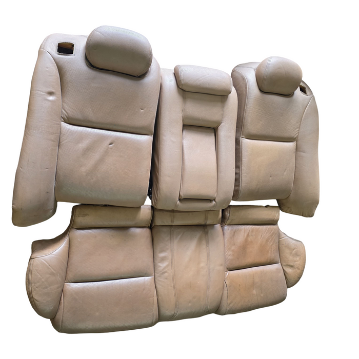 WH INTERNATIONAL - Rear Seat
