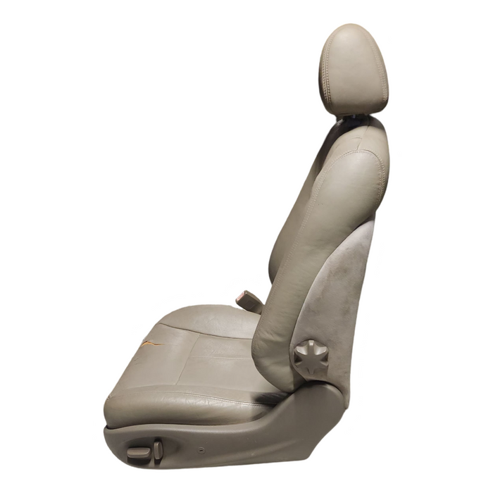WH - STATESMAN - BEIGE LEATHER FRONT SEATS.