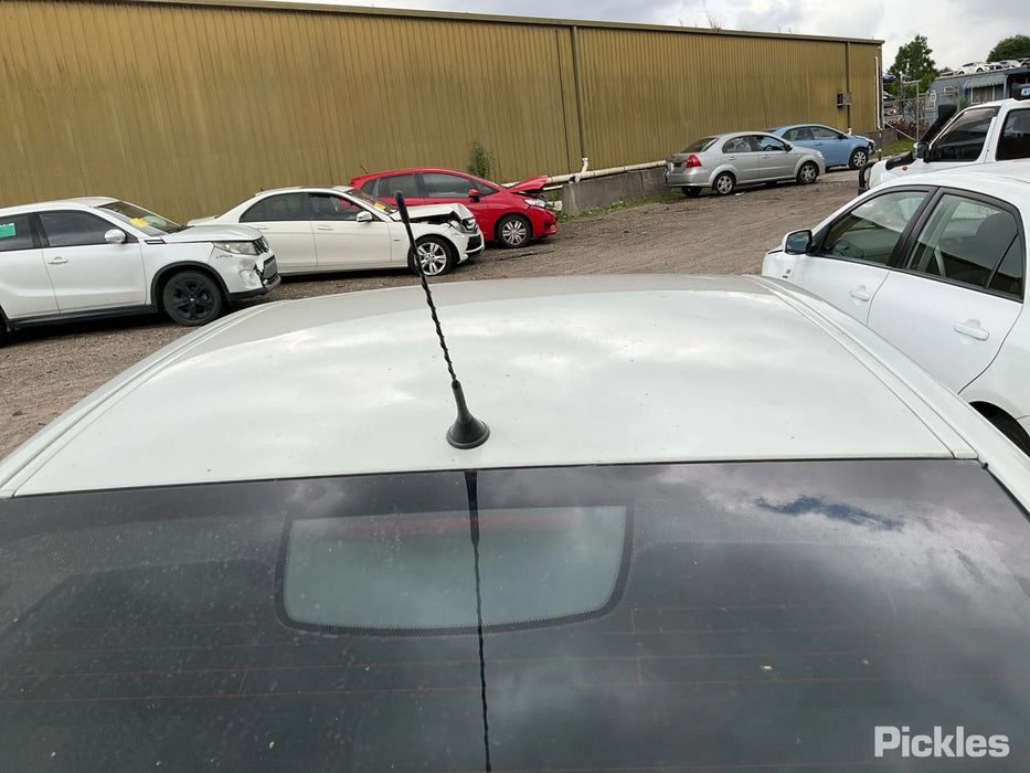 A269 - WM Holden Statesman V6 LY7, Auto M82, 758,XXXkms Heron White #679F