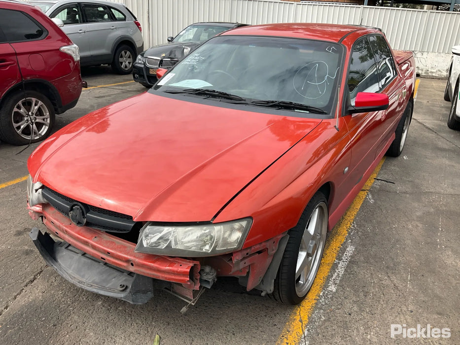 A253 - VZ Holden Crewman - Fog Light Drivers Side - CLEAR
