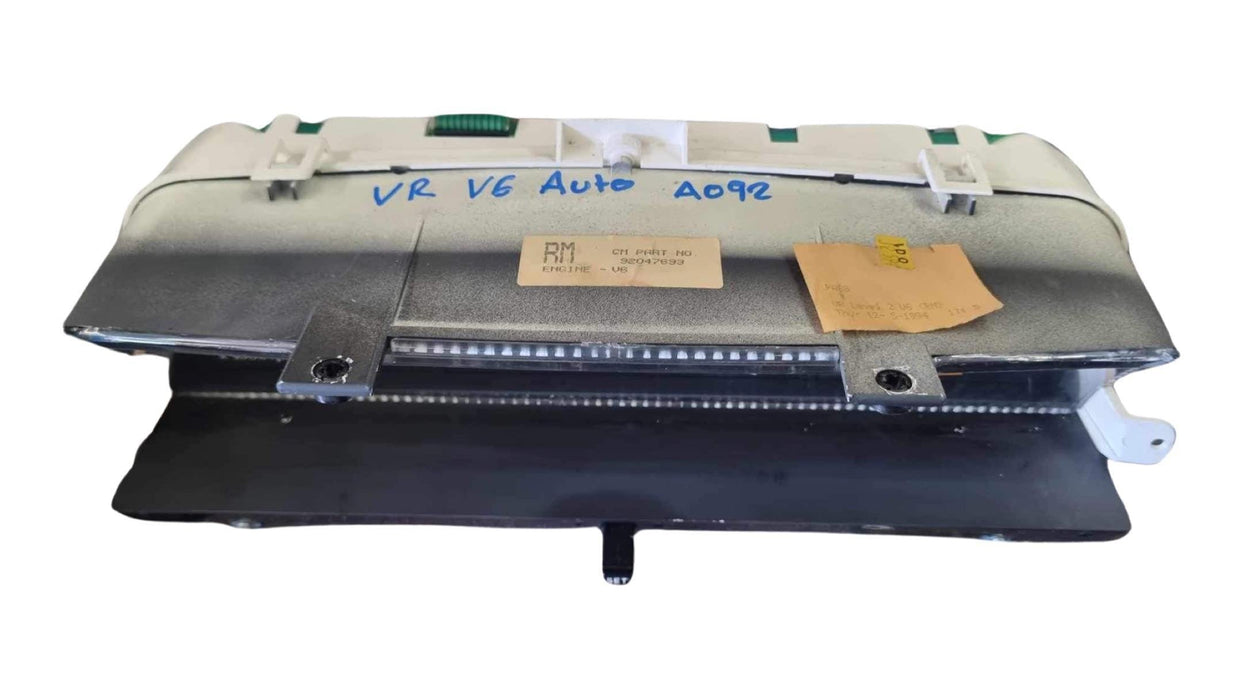 A092 - VR SERIES I Holden Commodore Sedan SI (1994) - V6 AUTO Cluster LG2 - 233, 304km (RM) P/N: 92047693