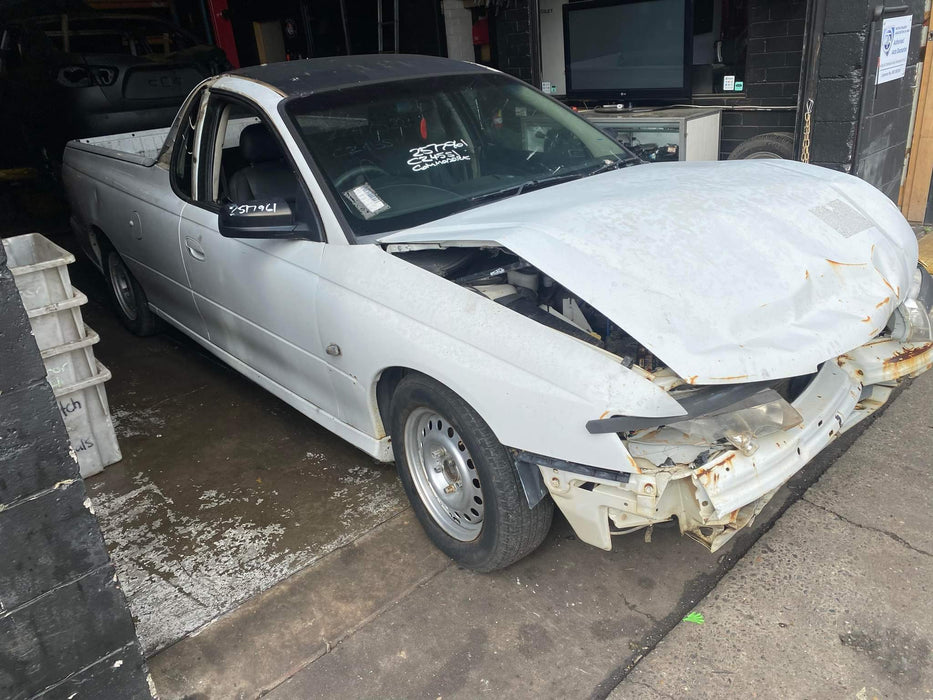 a112 - VY HOLDEN COMMODORE - Side Mirror Drivers Side Black