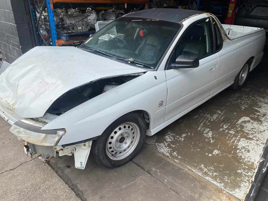 A112 - Vy HOLDEN COMMODORE - Passenger Front Door - PAINT CODE HERON WHITE #679F
