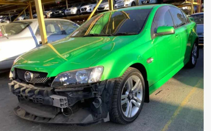 A153 - VE SV6 Holden Commodore  Sedan - Boot Harness