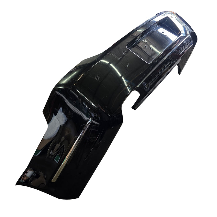 A114 - WN HOLDEN CAPRICE V SERIES SEDAN - REAR BARS - PHANTOM BLACK #690F