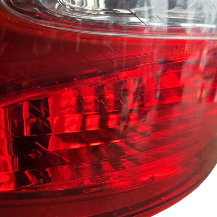 A261 - VT / VX Holden Berlina Sedan V6 Auto - PASSENGER SIDE Taillight GENUINE