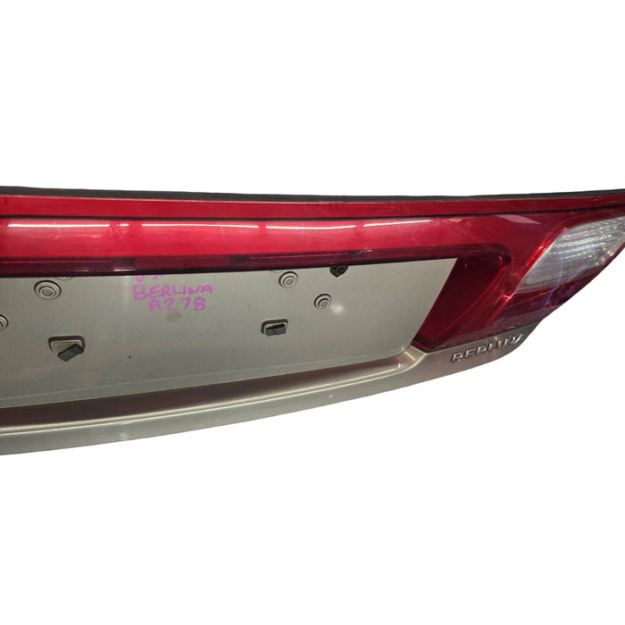 A278 - VX Holden Commodore Berlina Sedan - Boot Garnish