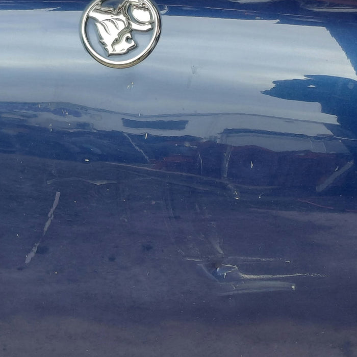 A343 - VT Holden Commodore Calais - Bootlid - Bermuda Blue #B168
