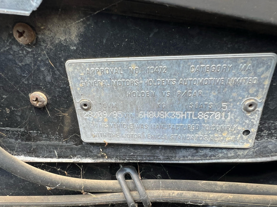 A111 - VS HOLDEN EXECUTIVE WAGON - Seatbelt Passenger Rear Grey