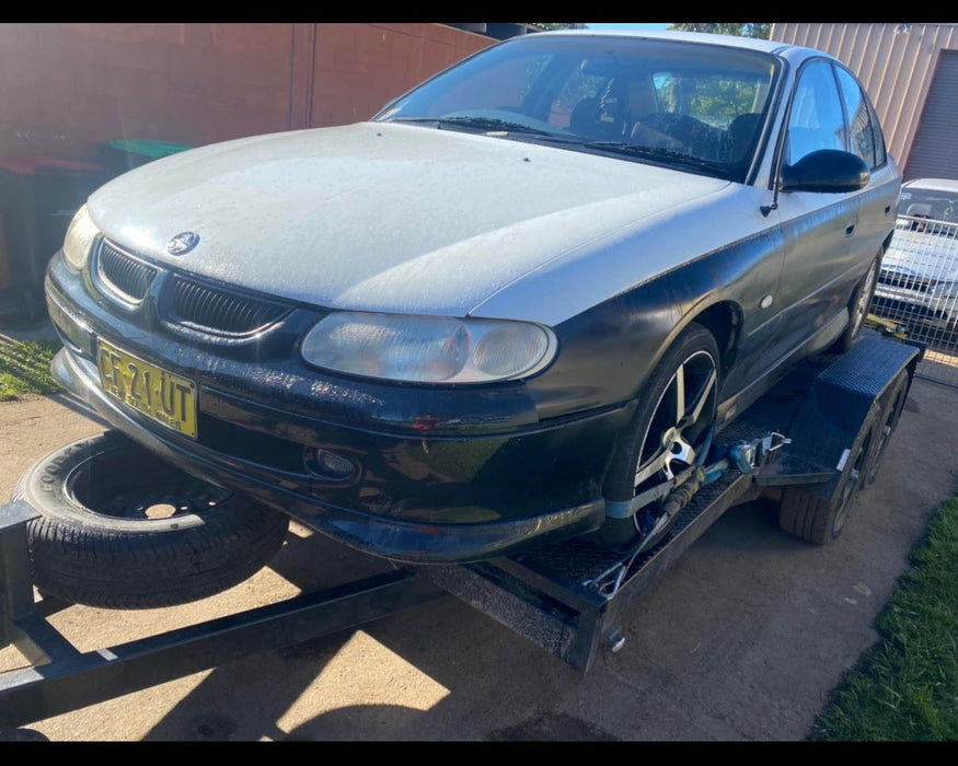 A023 - VT Holden Commodore - V6 Auto Cluster - 240, 736kms