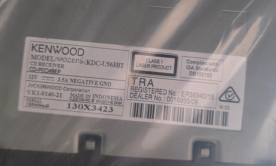 A278 - VX Holden Commodore Sedan - Stereo - KENWOOD KDC-U563BT with Stereo Bracket