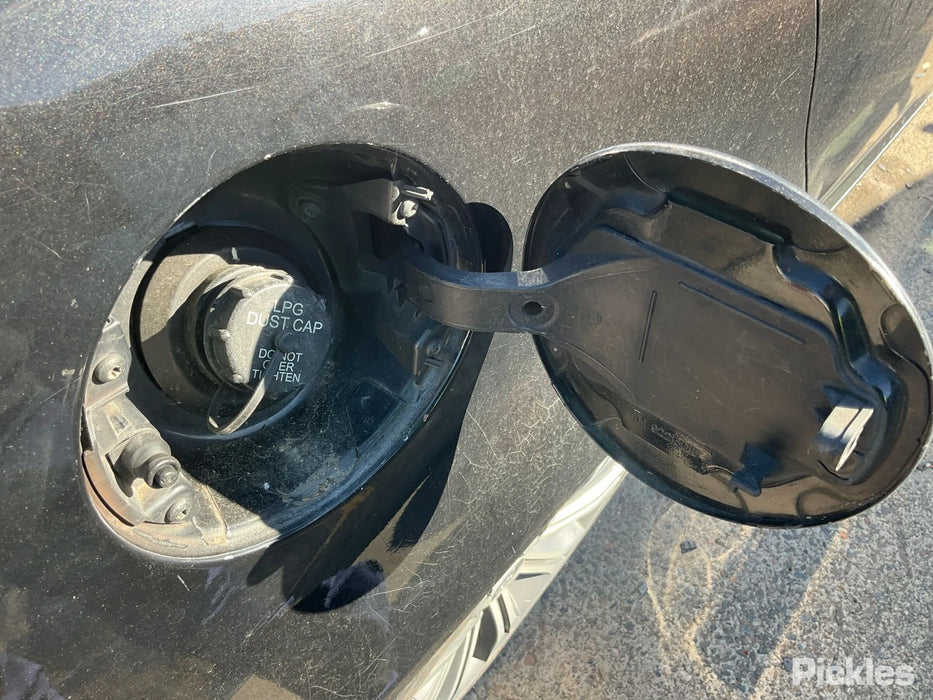 A295 - WN Holden Statesman V6 LWR Gas Motor MYA, Auto 136,XXXkms Paint Code #790F Phantom Black